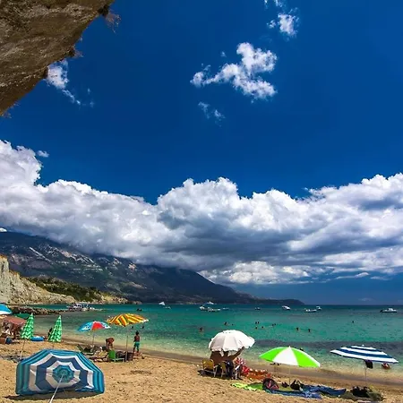 Christina Vila Spartia (Kefalonia)